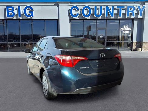 Used 2018 Toyota Corolla LE image 3