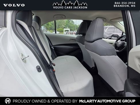 Used 2022 Toyota Corolla LE FWD image 25