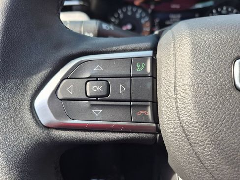 Used 2025 Jeep Compass Latitude AWD/4WD image 14