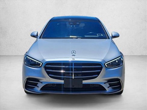 Used 2022 Mercedes-Benz S 500 4MATIC image 2
