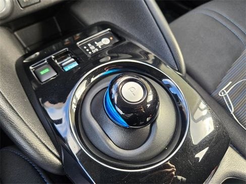 Used 2022 Nissan Leaf SV image 34