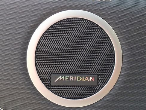 New 2025 Land Rover Discovery Dynamic SE image 21