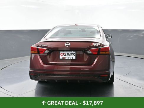 Used 2024 Nissan Altima 2.5 SV image 13