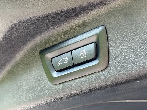 Used 2025 BMW X7 M60i AWD/4WD image 30