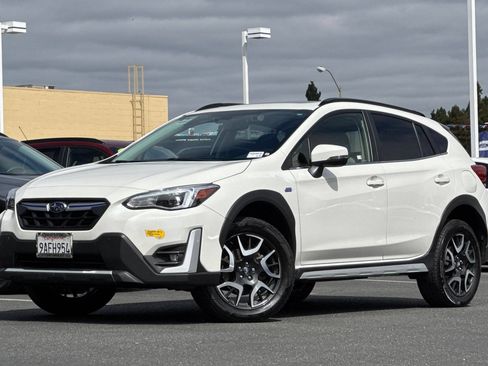 Used 2022 Subaru Crosstrek Hybrid w/ Moonroof Package w/Navigation AWD/4WD image 9