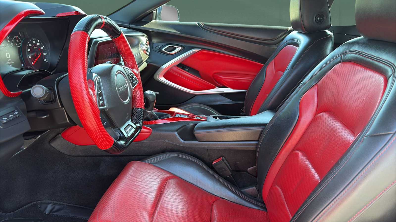 Used 2017 Chevrolet Camaro LT RWD image 21