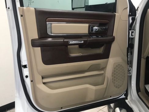 Used 2015 RAM 2500 Laramie w/ Convenience Group AWD/4WD image 8