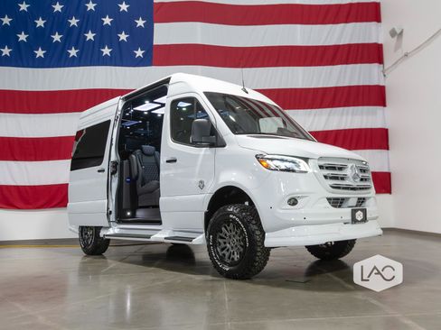 Used 2025 Mercedes-Benz Sprinter 2500 image 33