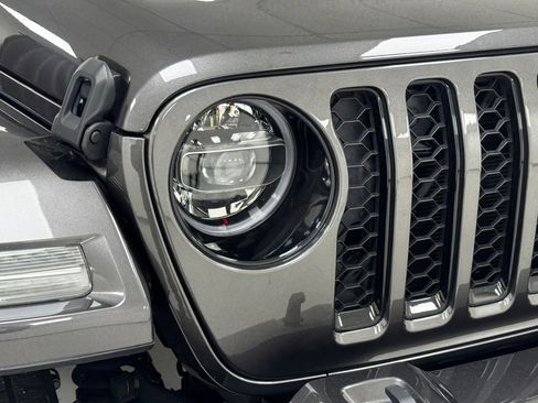 Used 2021 Jeep Wrangler Unlimited Sahara image 35