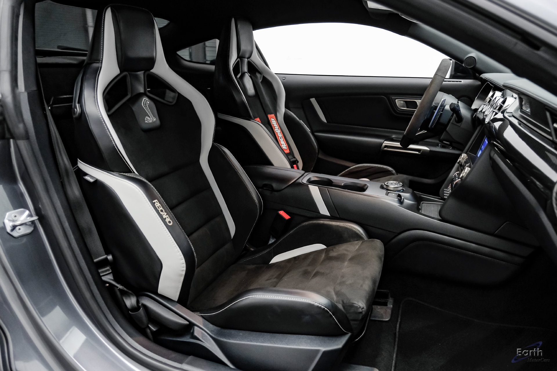 Used 2021 Ford Mustang Shelby GT500 w/ Carbon Fiber Track Pack RWD image 63