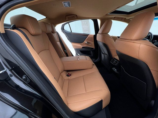 Used 2025 Lexus ES 350 w/ Premium Package FWD image 15