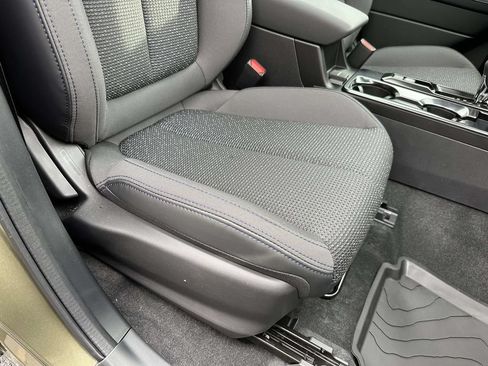 Used 2026 Subaru Forester Premium AWD/4WD image 9