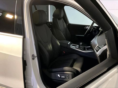 Used 2021 BMW X5 xDrive40i w/ Premium Package image 8