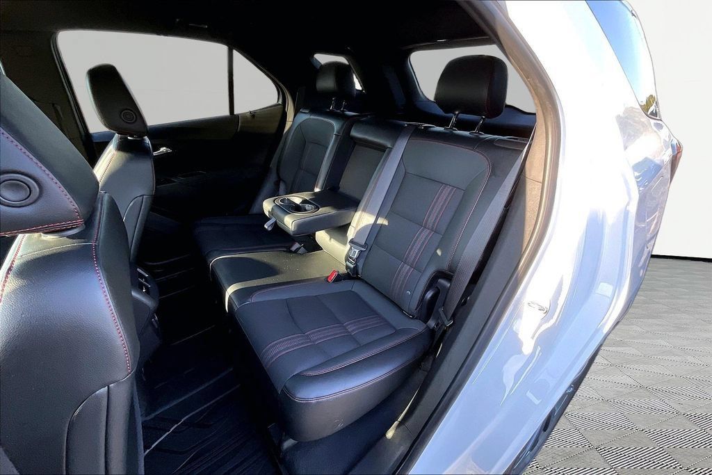 Used 2024 Chevrolet Equinox RS FWD image 25