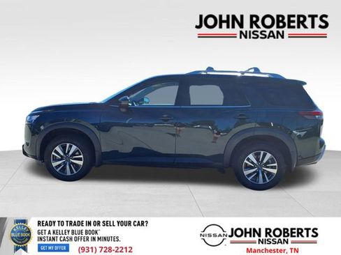 Certified 2024 Nissan Pathfinder SL image 3