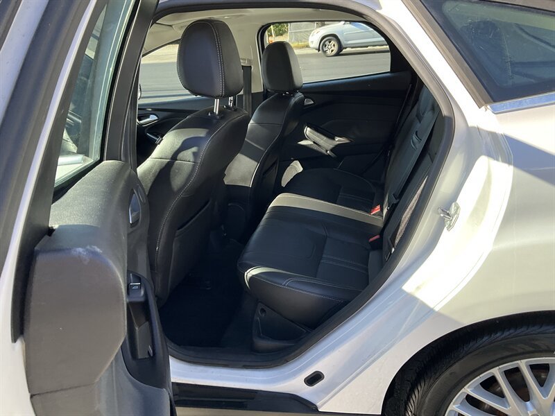 Used 2013 Ford Focus Titanium FWD image 13