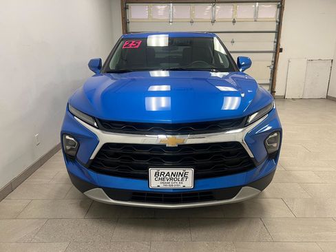 Used 2025 Chevrolet Blazer LT AWD/4WD image 11