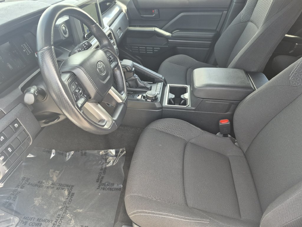 Used 2025 Toyota 4Runner SR5 AWD/4WD image 11