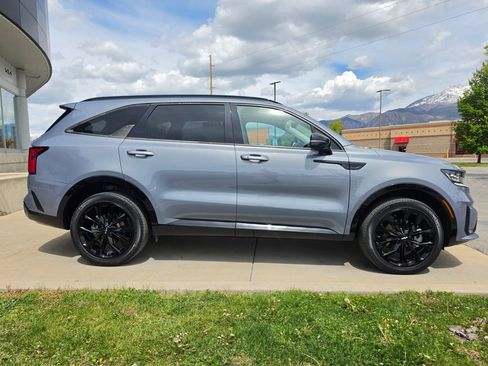 Certified 2023 Kia Sorento SX AWD/4WD image 4