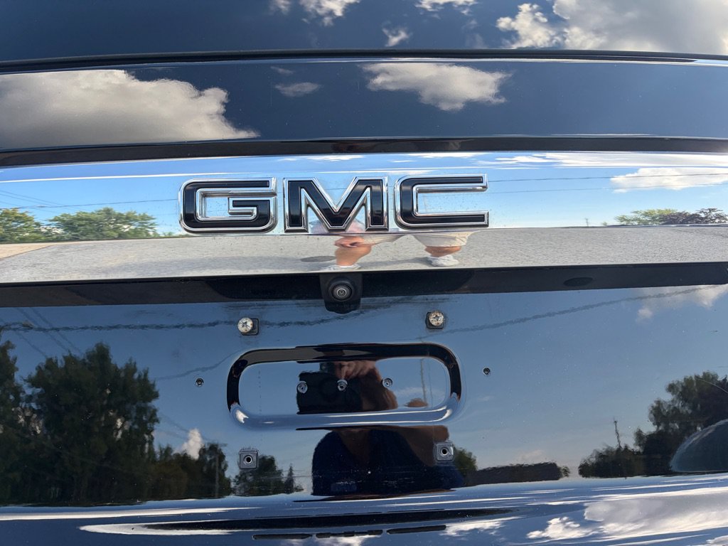 Used 2024 GMC Yukon SLT w/ SLT Luxury Package AWD/4WD image 14