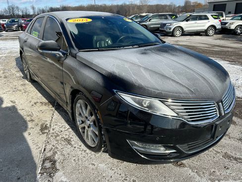 Used 2014 Lincoln MKZ w/ Equipment Group 102A image 3