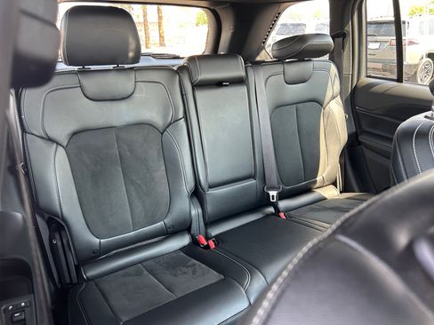 Used 2025 Jeep Grand Cherokee Altitude AWD/4WD image 18