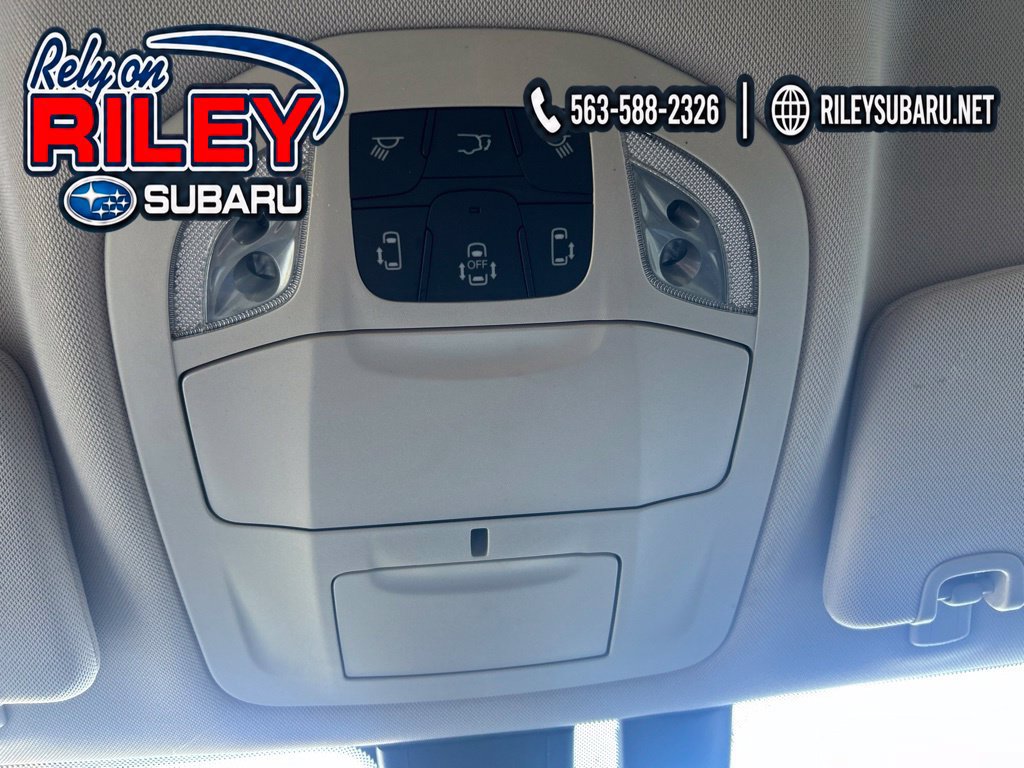 Used 2018 Chrysler Pacifica Touring Plus FWD image 31