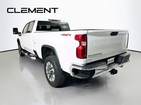 Used 2022 Chevrolet Silverado 2500 LT w/ Convenience Package AWD/4WD image 10