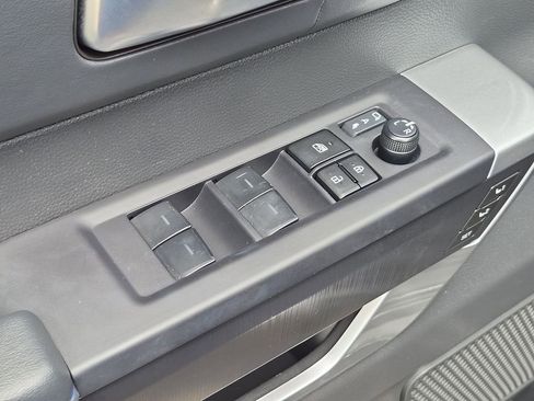 Used 2025 Toyota Tundra Platinum AWD/4WD image 9
