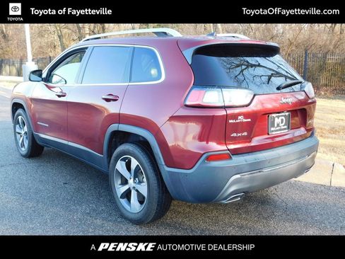 Used 2019 Jeep Cherokee Limited w/ Luxury Group image 3