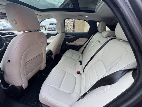 Used 2017 Jaguar F-PACE Prestige image 16