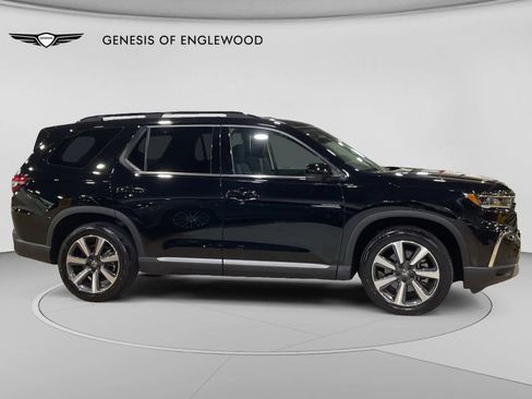 Used 2023 Honda Pilot Touring image 8