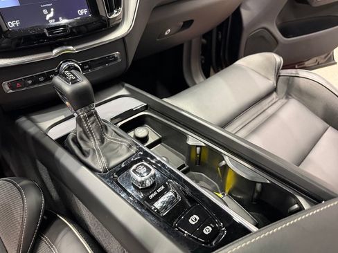Used 2020 Volvo XC60 T5 R-Design w/ Protection Package Premier FWD image 48