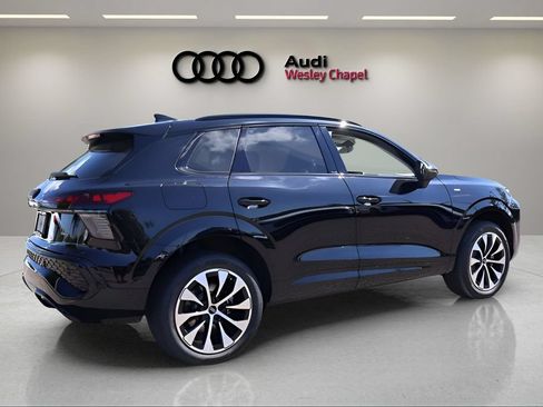 New 2026 Audi Q3 quattro 2.0T w/ Technology Package AWD/4WD image 5