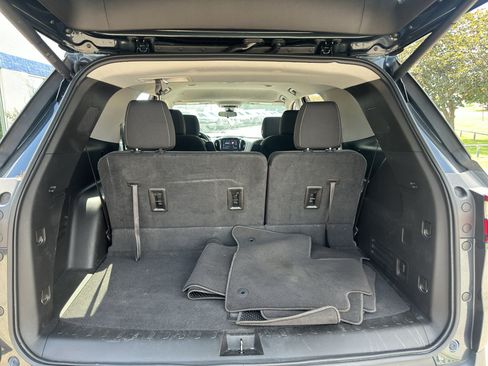 Used 2021 Chevrolet Traverse LT FWD image 17