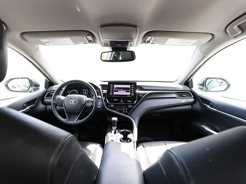 Used 2022 Toyota Camry SE w/ Convenience Package FWD image 24