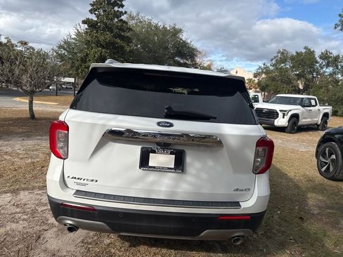 Used 2023 Ford Explorer Limited image 12