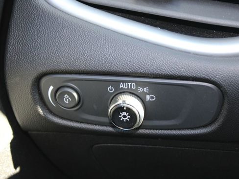 Used 2024 Chevrolet Malibu LT image 32