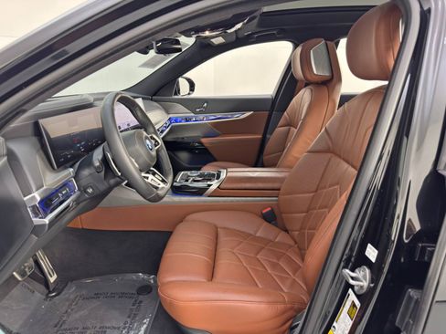 Used 2024 BMW i7 eDrive50 w/ M Sport Package image 17