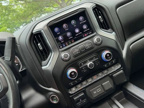 Used 2020 GMC Sierra 2500 Denali w/ Denali Ultimate Package AWD/4WD image 29