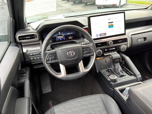 Certified 2025 Toyota 4Runner TRD Off-Road Premium AWD/4WD image 18