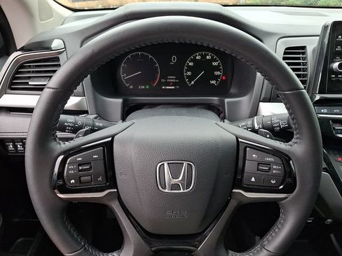 Used 2025 Honda Odyssey Touring image 20