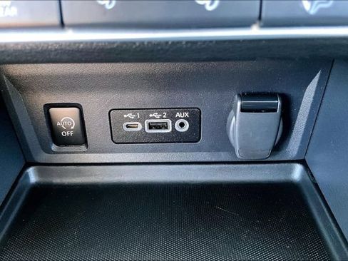 Certified 2025 Nissan Sentra SR w/ SR Premium Package FWD image 15