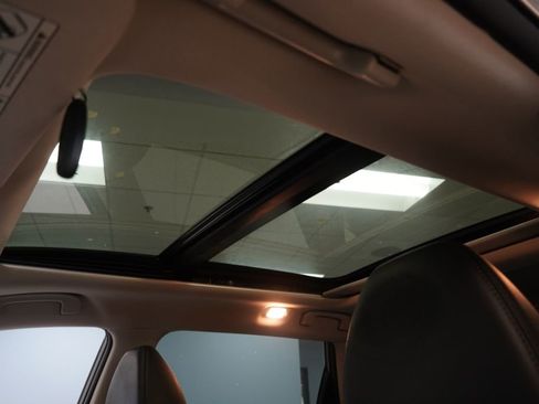 Used 2016 Nissan Rogue SL w/ SL Premium Package image 4