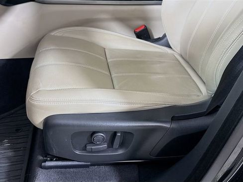 Used 2022 Land Rover Range Rover Velar R-Dynamic S image 22