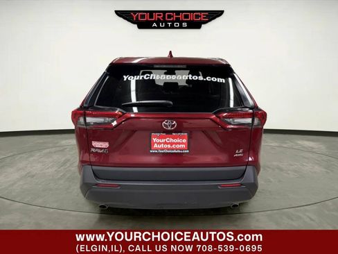 Used 2025 Toyota RAV4 LE AWD/4WD image 4