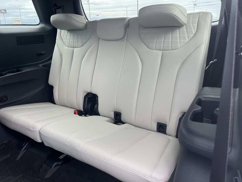 Certified 2025 Hyundai Palisade Limited FWD image 19