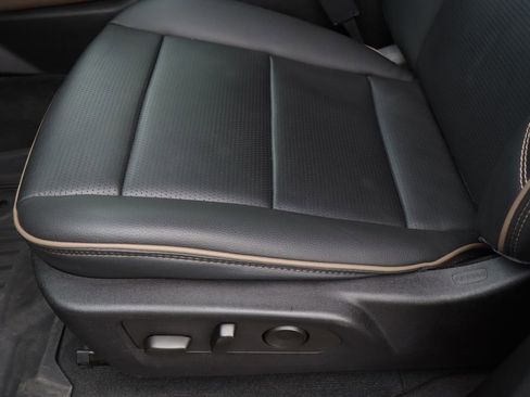 Certified 2023 GMC Canyon Denali w/ Denali Black Edition image 23