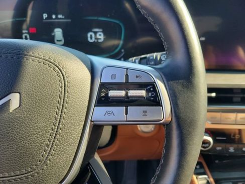 Used 2025 Kia Telluride AWD image 26