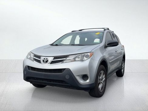 Used 2015 Toyota RAV4 LE image 2